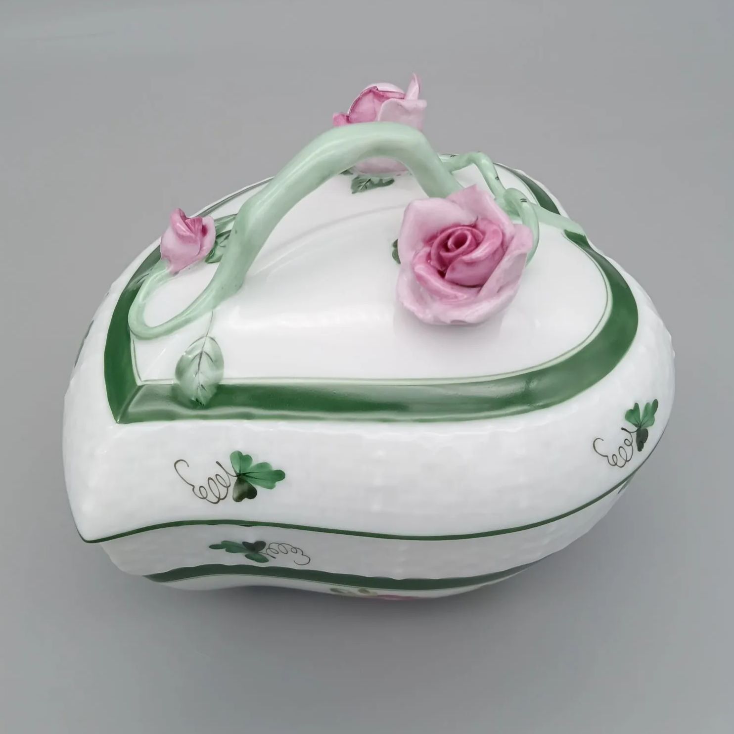 ヘレンド ウィーンのバラ 小物入れ ボンボニエール Herend - メルカリ