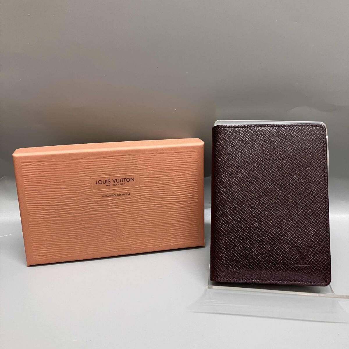 LOUIS VUITTON ルイヴィトン M 10929 タイガ ポルト2カルトヴェルティカル カードケース ブラウンレッド 30492