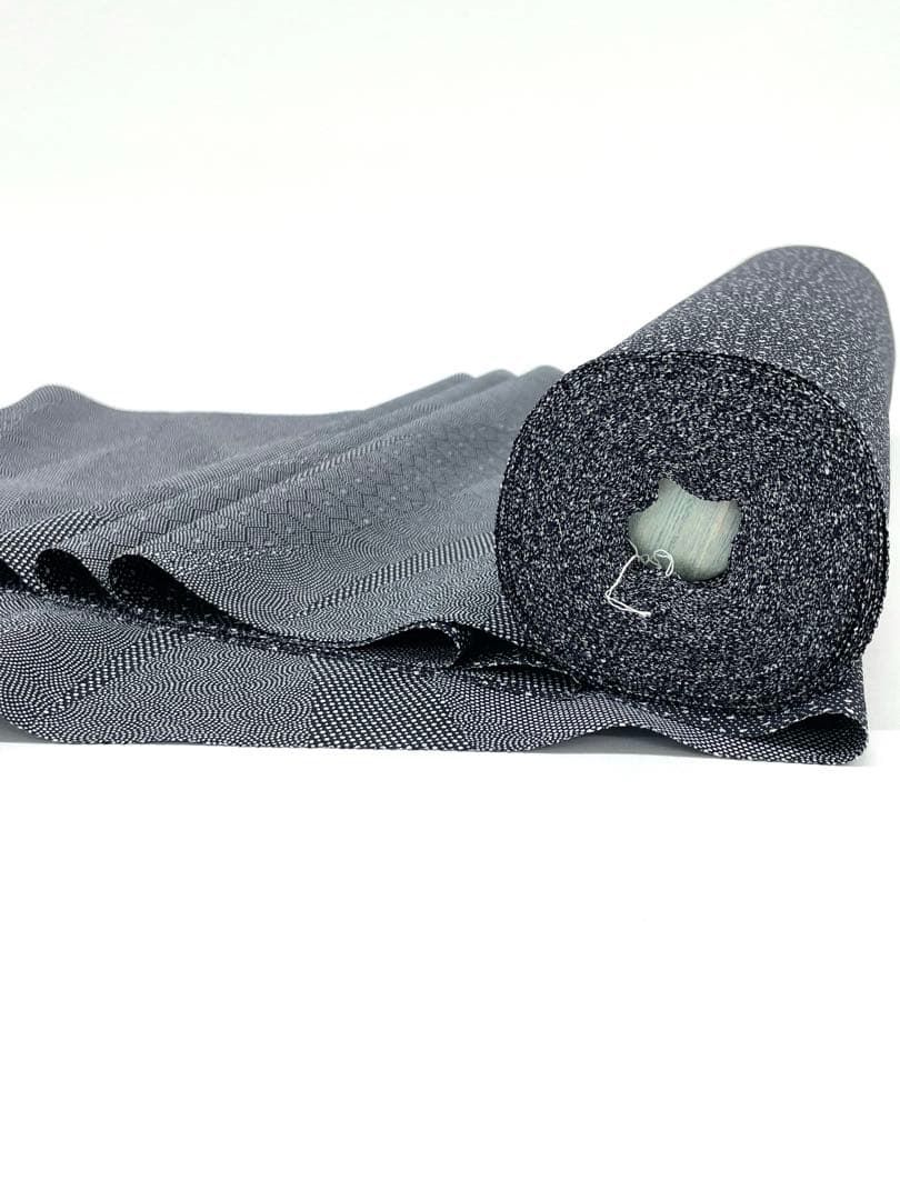 両面染小紋 裂取×桜あられ 伊勢型 共八掛 正絹 反物 小紋 江戸小紋 伊勢型 裂取×花びら 反物 正絹 O138 - メルカリ