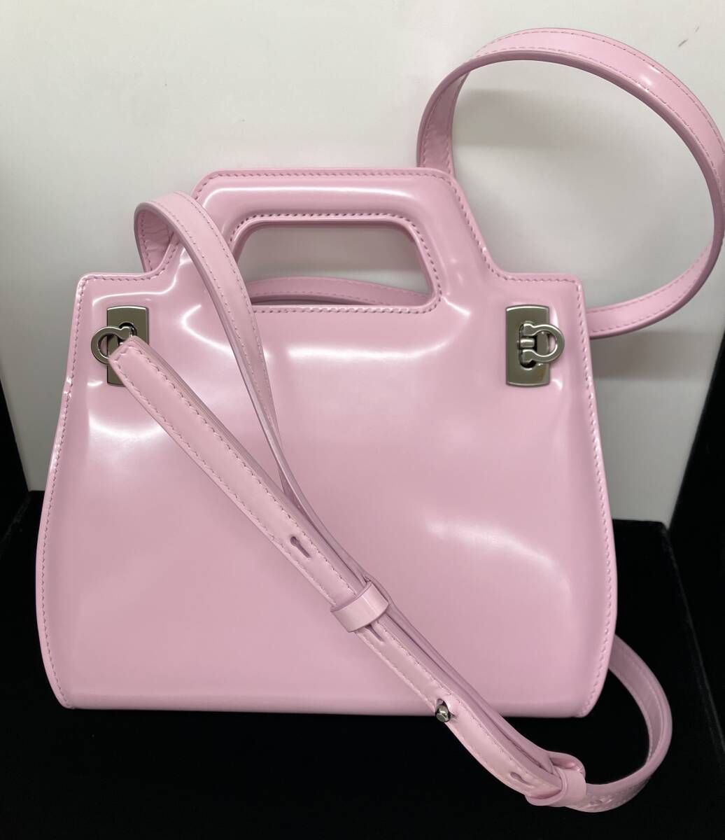 Salvatore Ferragamo WANDA mini ピンク 2WAYショルダーバッグ