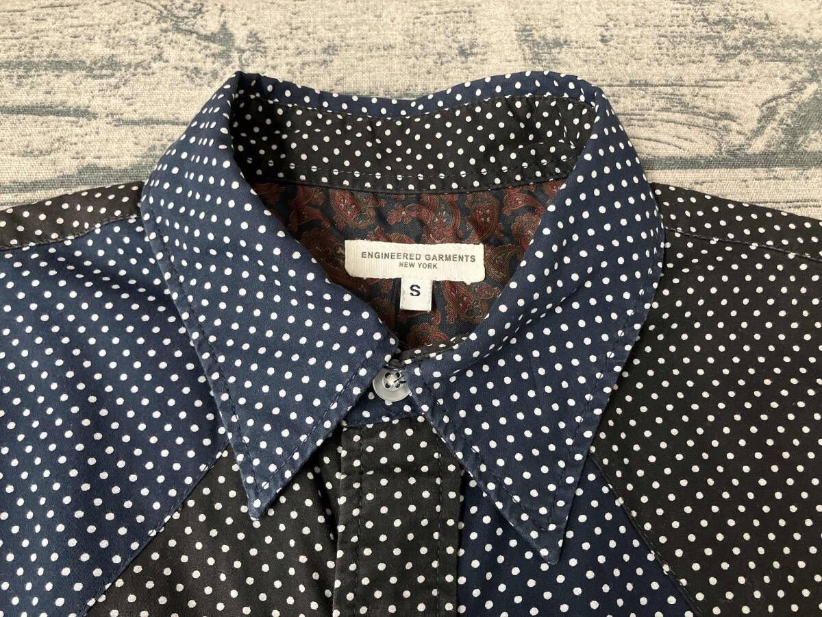 ENGINEERED GARMENTS ドット 長袖シャツ ブラック／ネイビー