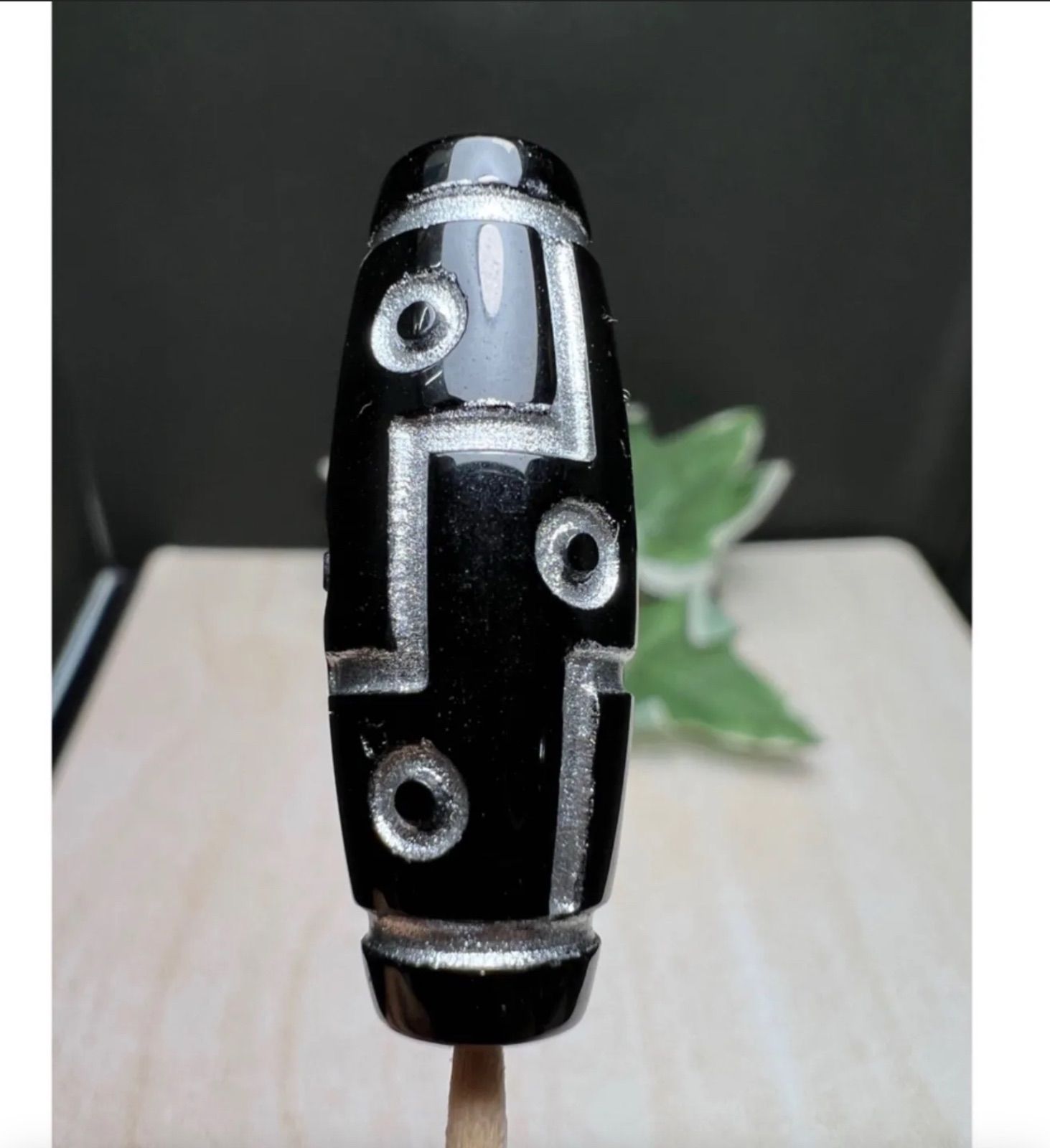 テクタイト隕石彫り九眼天珠パーツ 立身出世 栄逹栄進 名声獲得 １点のみ