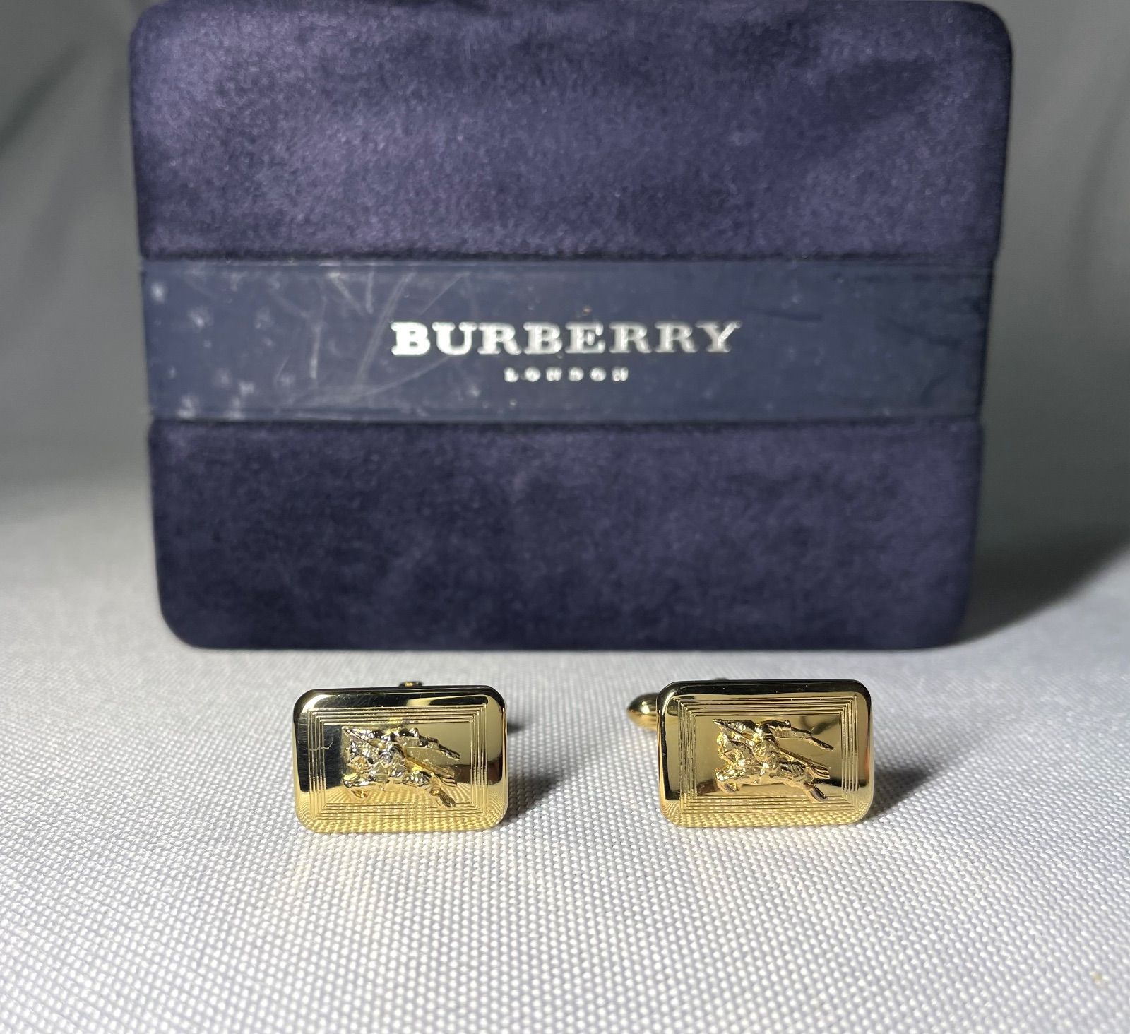 Burberry バーバリー ホースナイトロゴ 騎士デザイン スターリングシルバー SV 925 ゴールドカフス カフリンクス ボタン ケース有