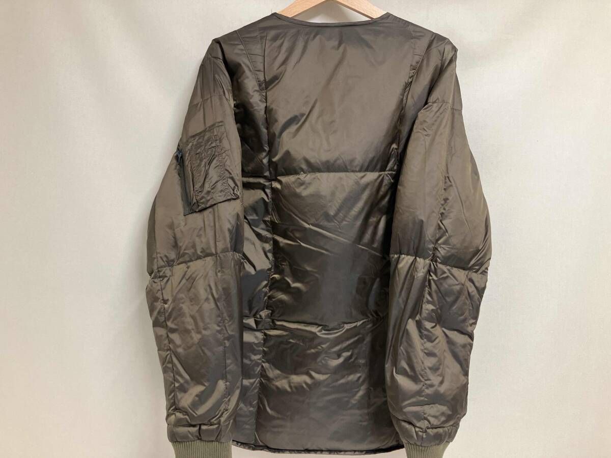 SON OF THE CHEESE サノバチーズ ノーカラーカーキ ダウンジャケット