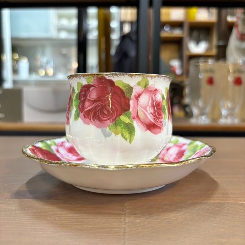 オールドイングリッシュローズ ロイヤルアルバート カップ＆ソーサー 1