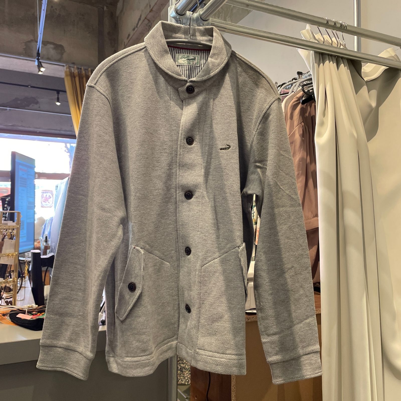 【東あずま店　併売品】　crocodile クロコダイル メンズ men's ジャケット アウター グレー Lサイズ　お呼ばれ　デート　オフィスカジュアル　食事会　お出かけ　上品