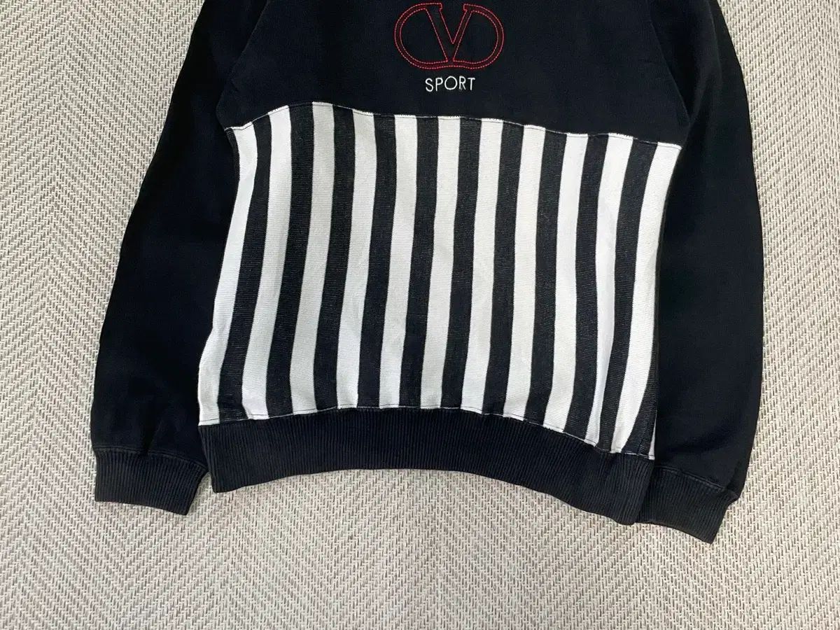 ヴァレンティノ ガラヴァーニ スポーツパネル スウェットシャツ J 03440