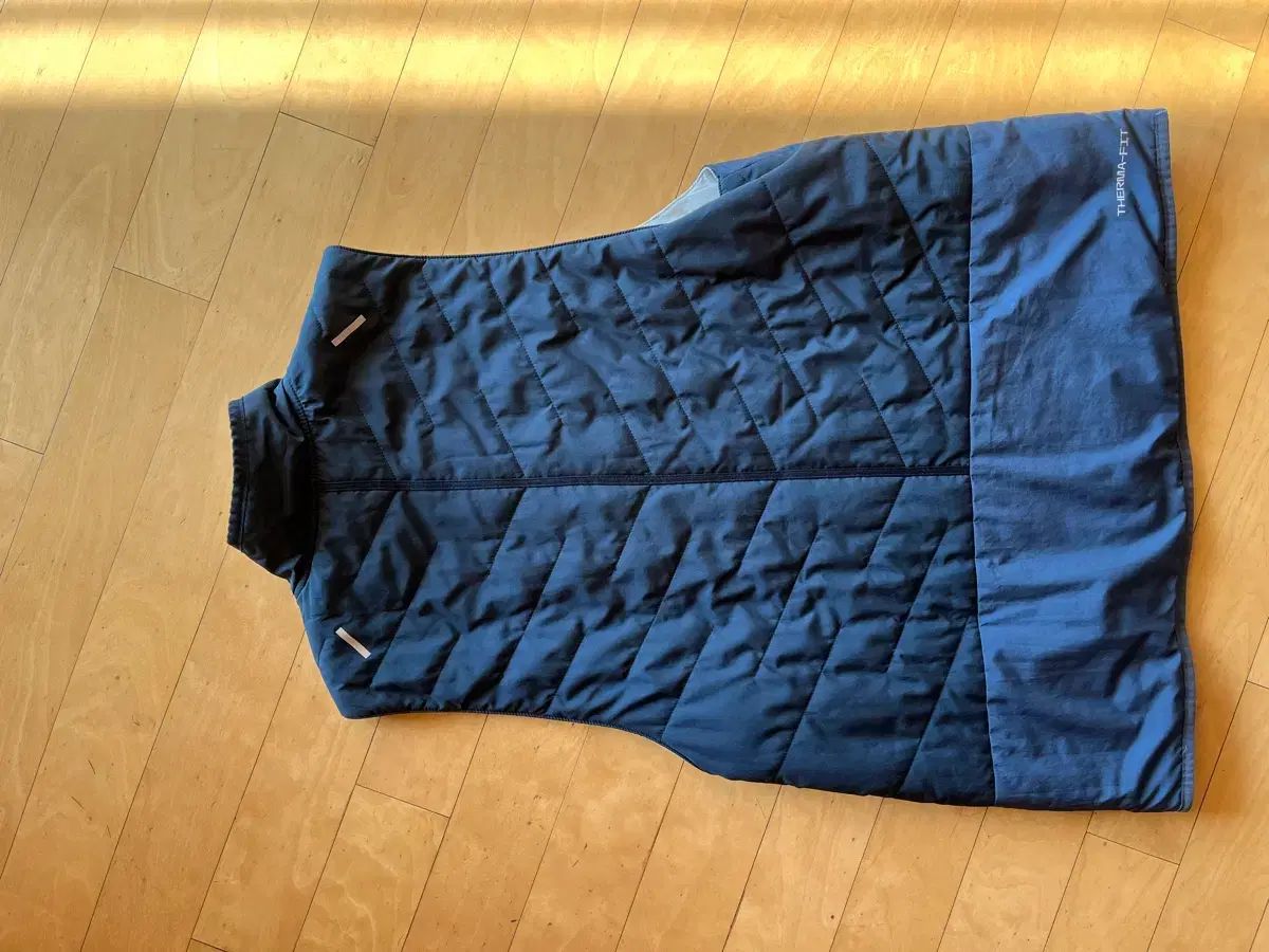 ナイキ サーマフィット ランニング ベスト