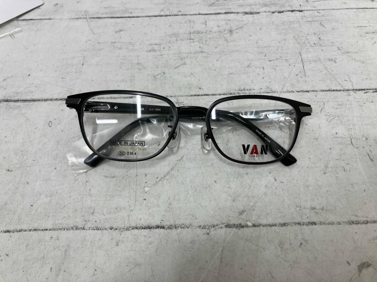 デビルメイクライ 5 グラフアート 缶バッジ 安い ブラインド 未開封