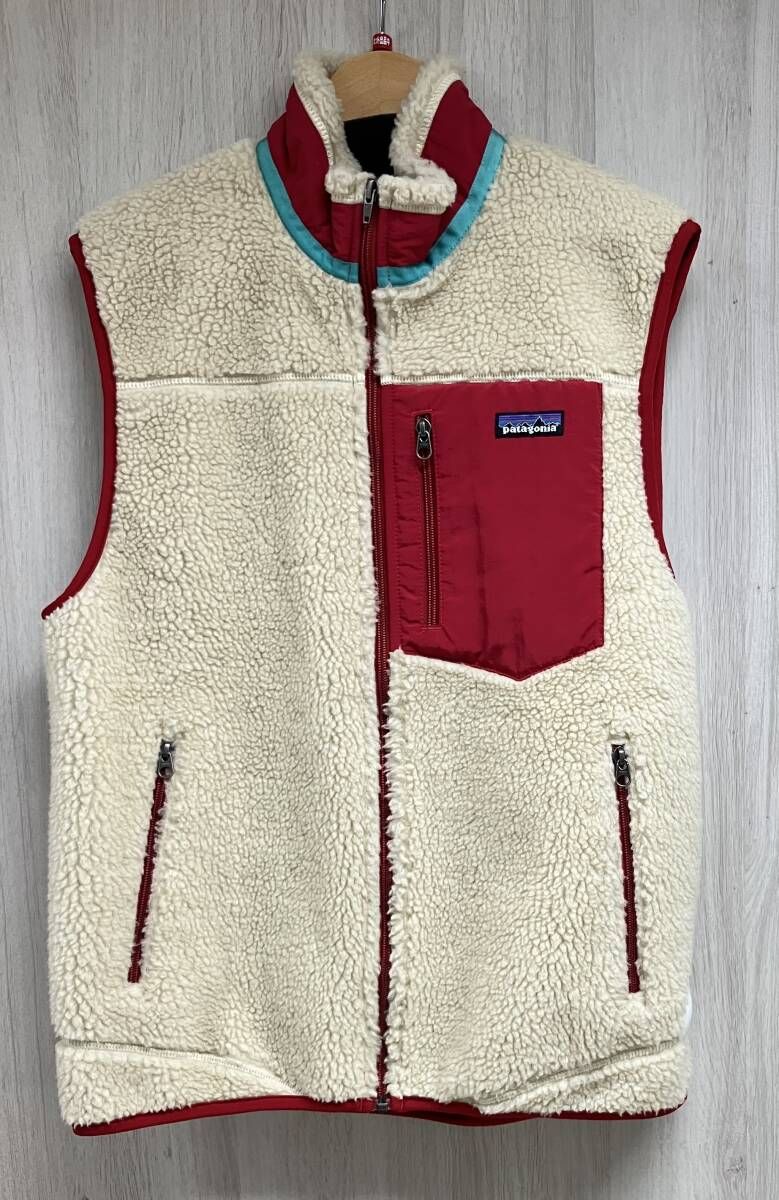 ベージュ patagonia CLASSIC RETRO X VEST パタゴニア クラシック レトロX フリースベスト メンズ レッド 米国製