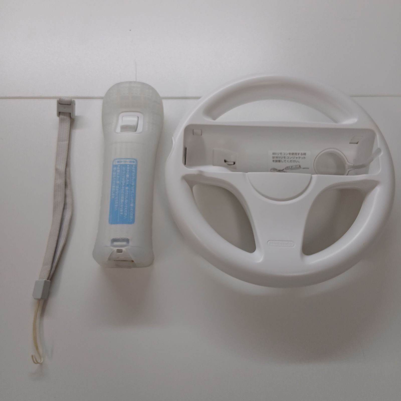 マリオカートWii Wiiハンドル付き + Wiiリモコン shiro セット Wii用 