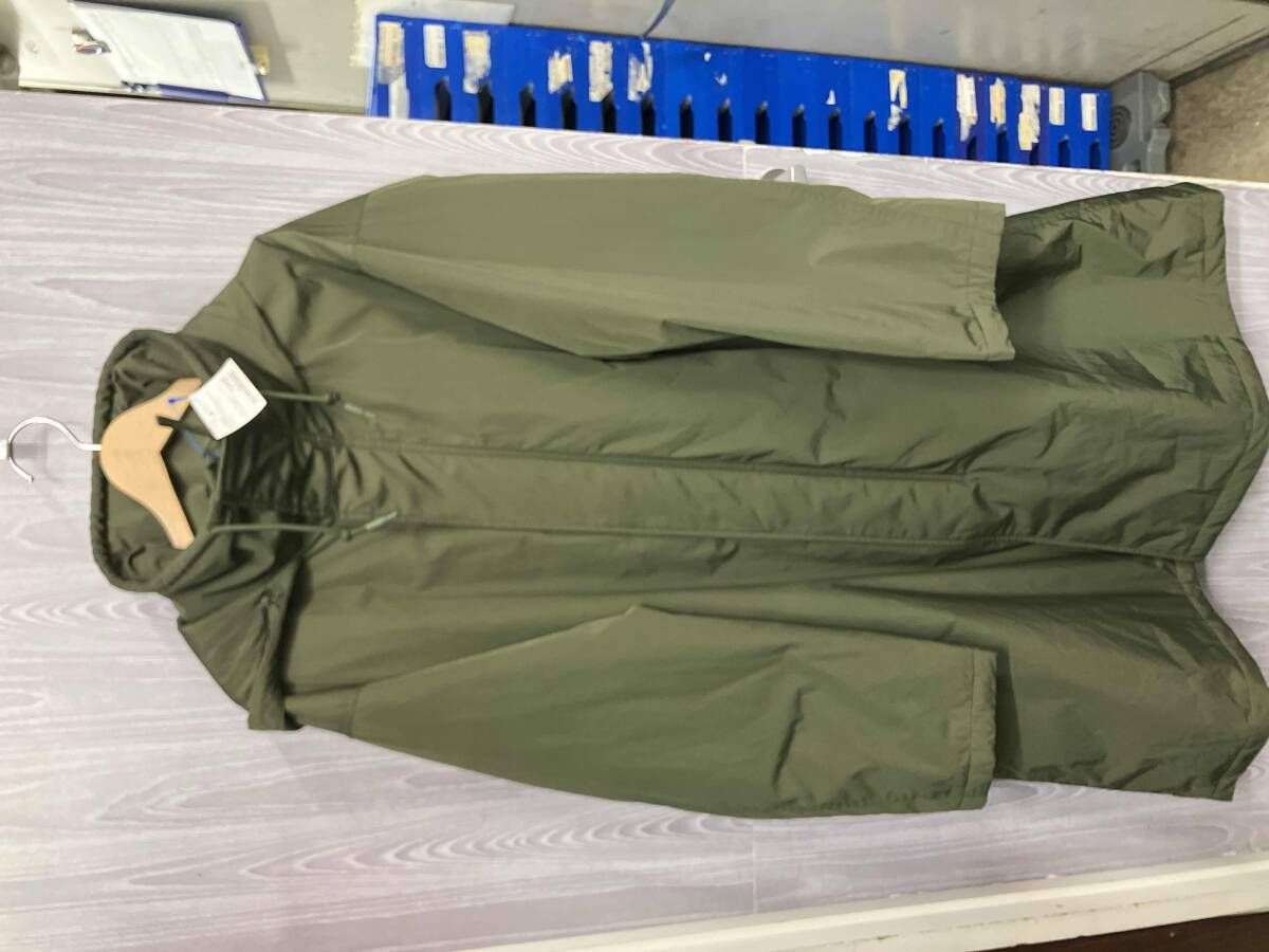 UNIQLO:C/ユニクロシー CO カーキ フーデッドコート〈タグ付き UNIQLO:C/ユニクロシー CO カーキ フーデッドコート〈タグ付き