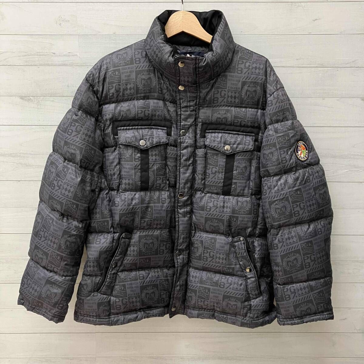 PAGERLO パジェロ ジャケット 85317707701 袖ワッペン 総柄 ブラック グレー XLサイズ