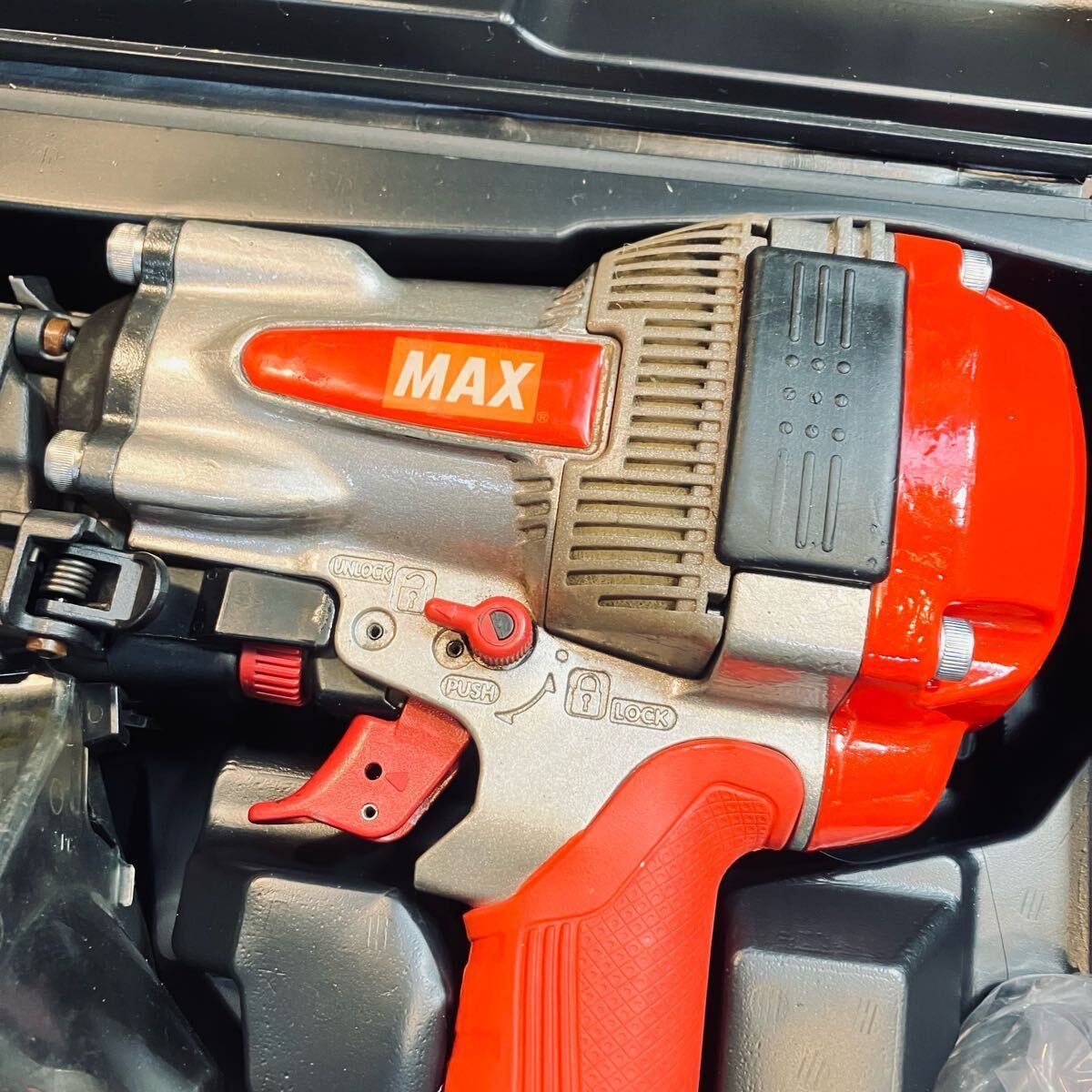 7日保証 整備済 消耗部品多数交換 MAX マックス 高圧 75 mm 釘打ち機 HN-75 N 1 ケース付き 動作良好