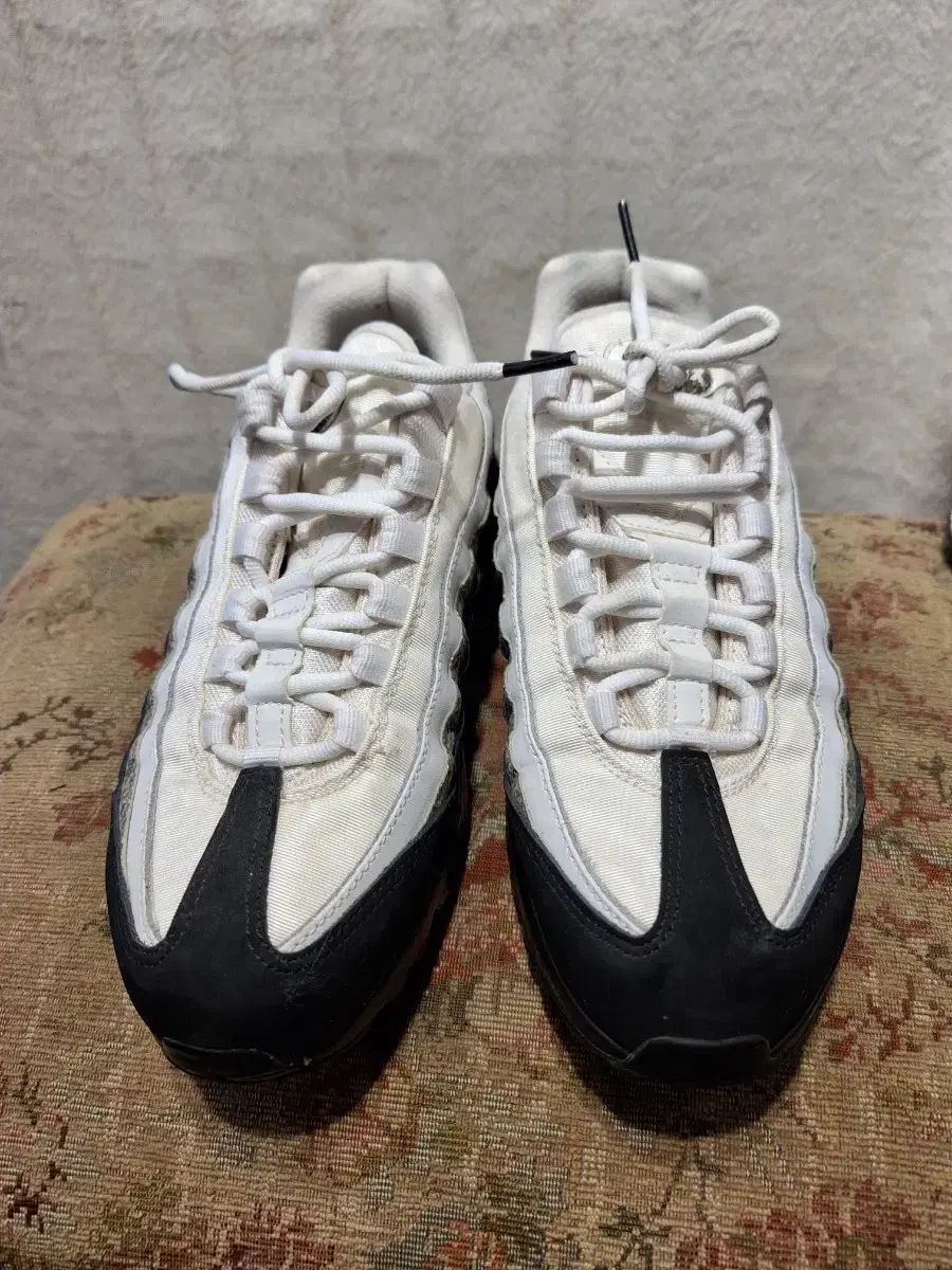 ナイキ エアマックス95 白 ブラック スニーカー