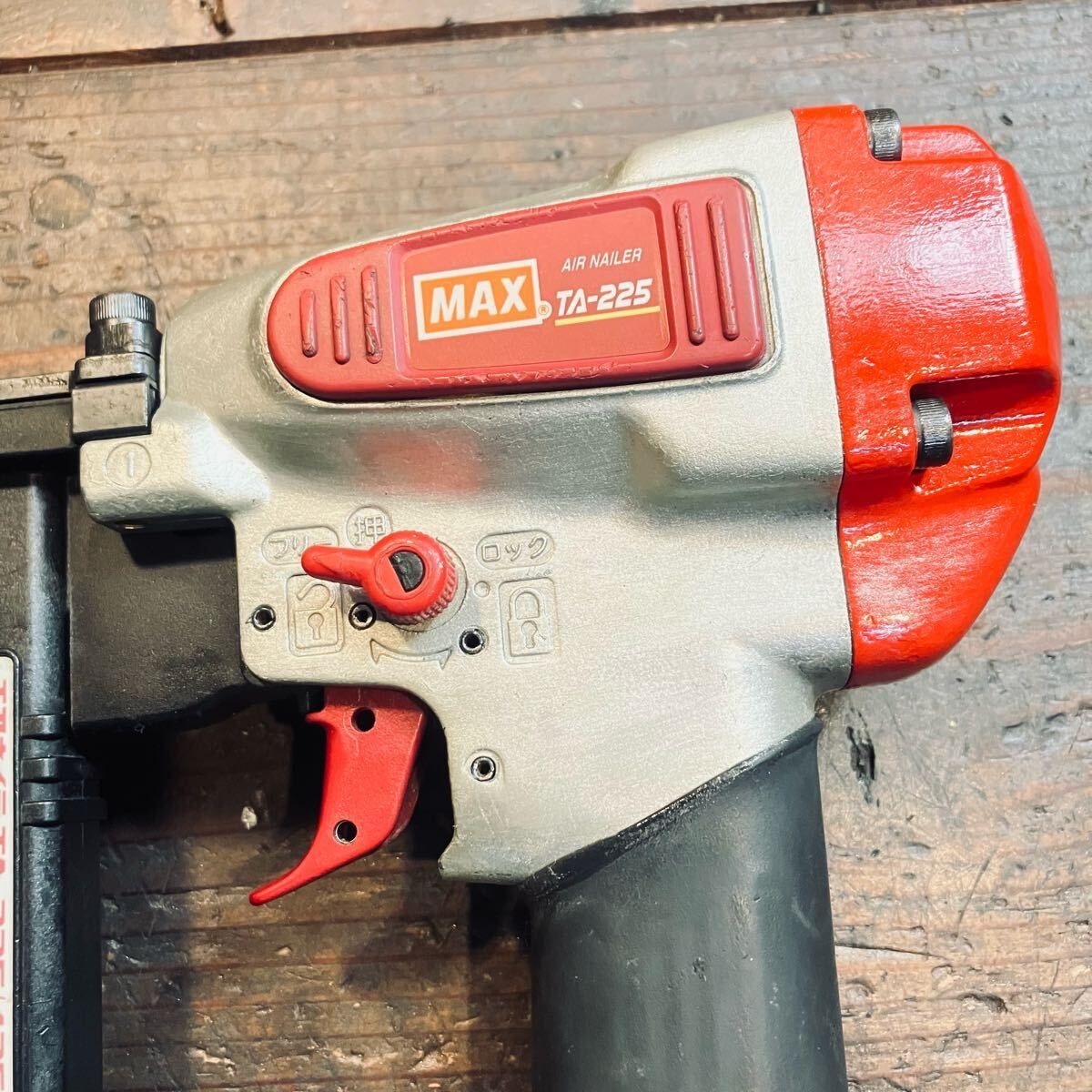 7日保証 整備済 消耗部品交換済 MAX マックス 常圧 4 mm エアタッカー TA-225 425 J 本体のみ 動作良好