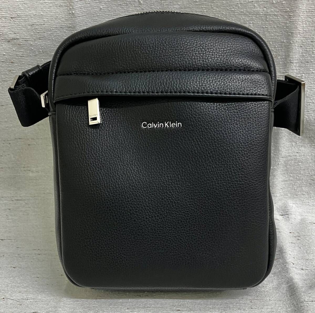 Calvin Klein カルバンクライン ショルダーバッグ ブラック