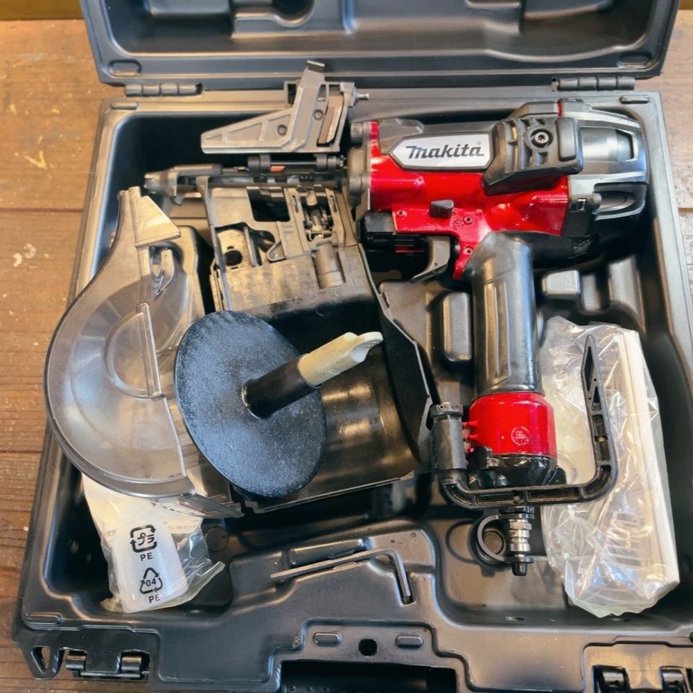 7日保証 整備済 消耗部品多数交換済 マキタ makita 高圧 90 mm 釘打ち機 AN 935 H ケース付き 動作良好
