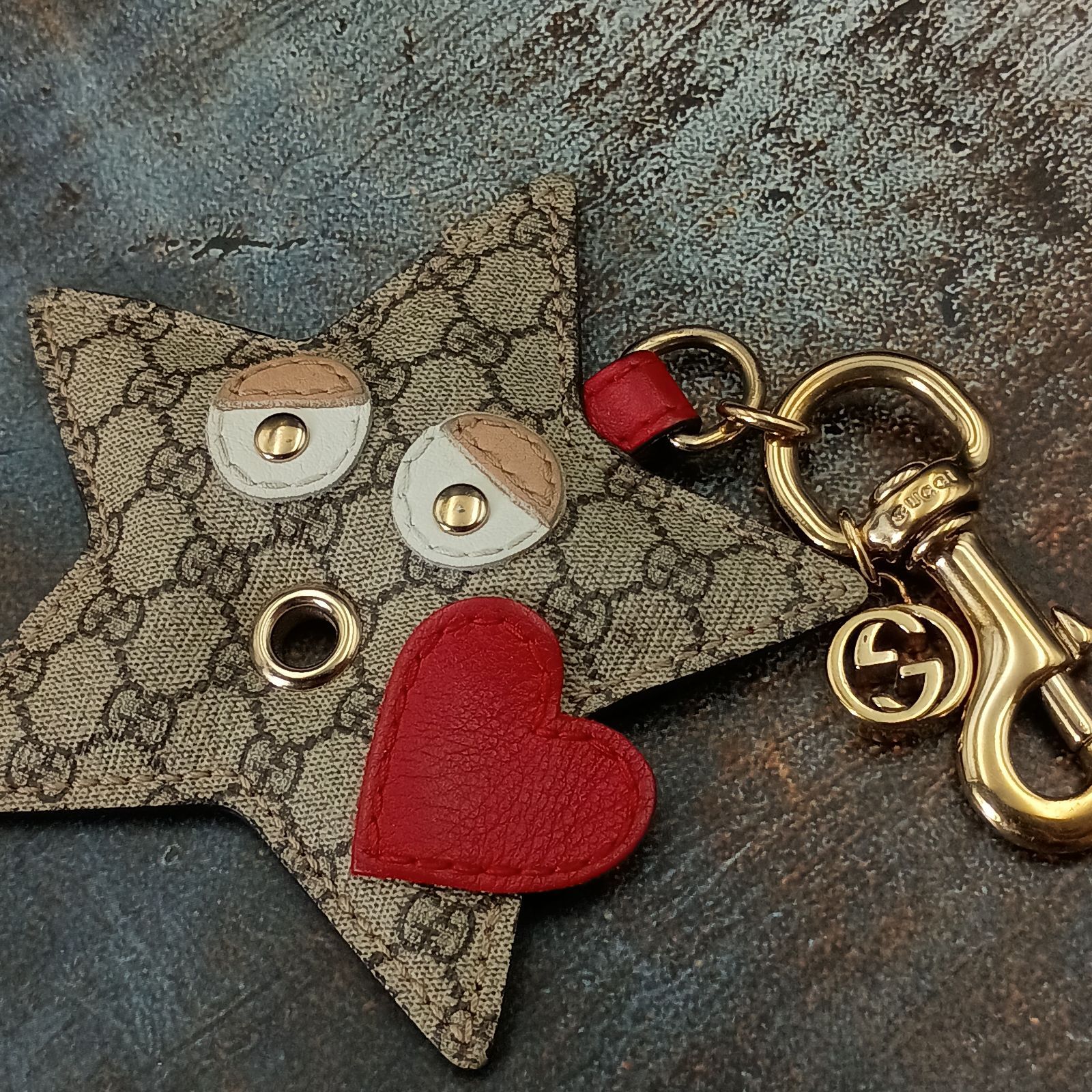 美品　希少　GUCCI GG柄　スターモチーフ　キーホルダー GUCCI グッチ GG柄 スターモチーフ キーホルダー チャーム ハート
