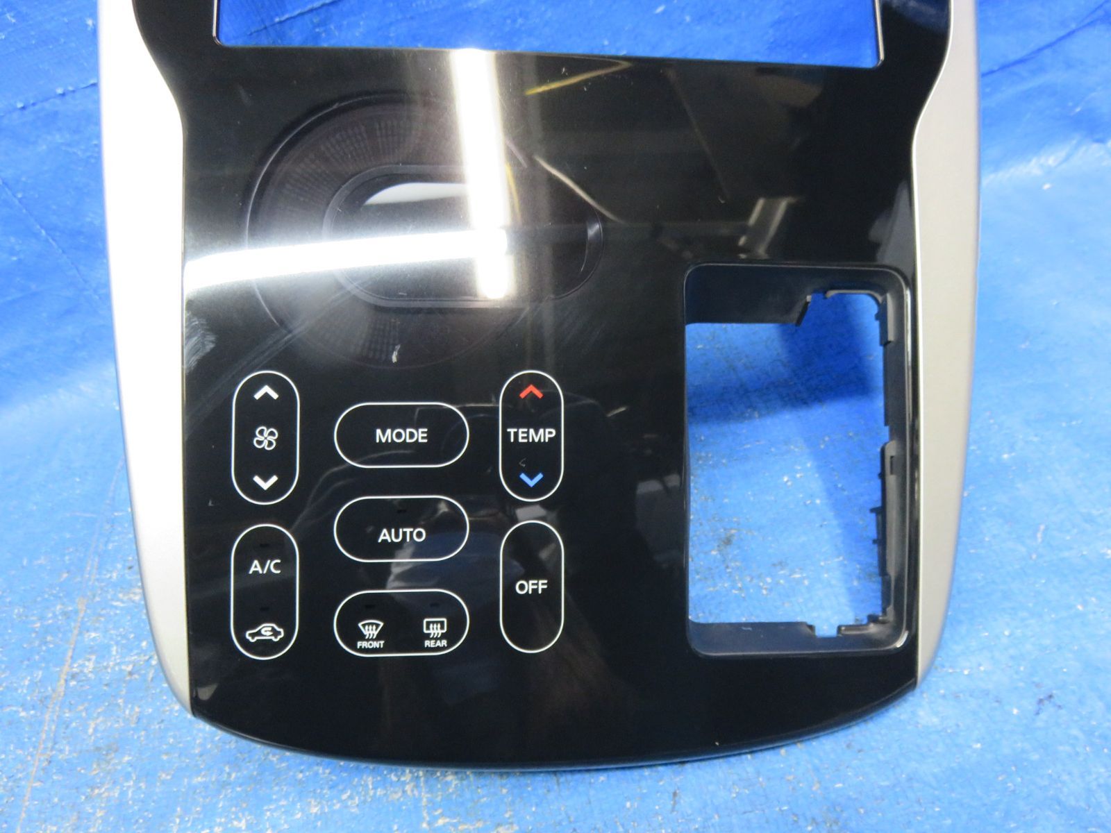 LA7879* 動作OK 日産 B21W デイズ センターパネル/ナビパネル エアコン