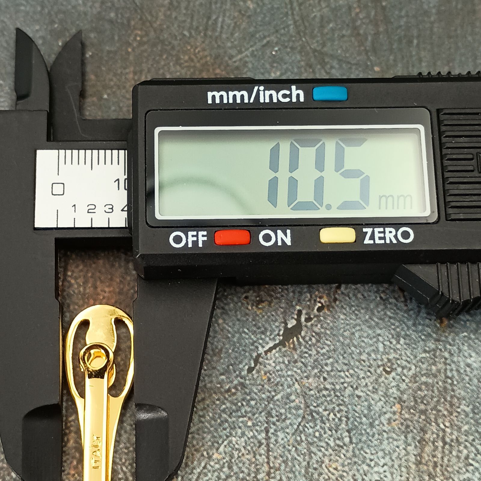 GUCCI グッチ GGロゴ ネクタイピン メンズ ゴールド オールドグッチ