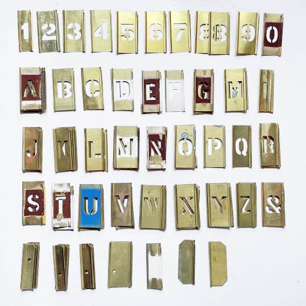 1インチ 英数字 ステンシル 真鍮製プレート 125ピースセット 2.5 cm アルファベット DIY ガレージ アメカジ ミリタリー D 128