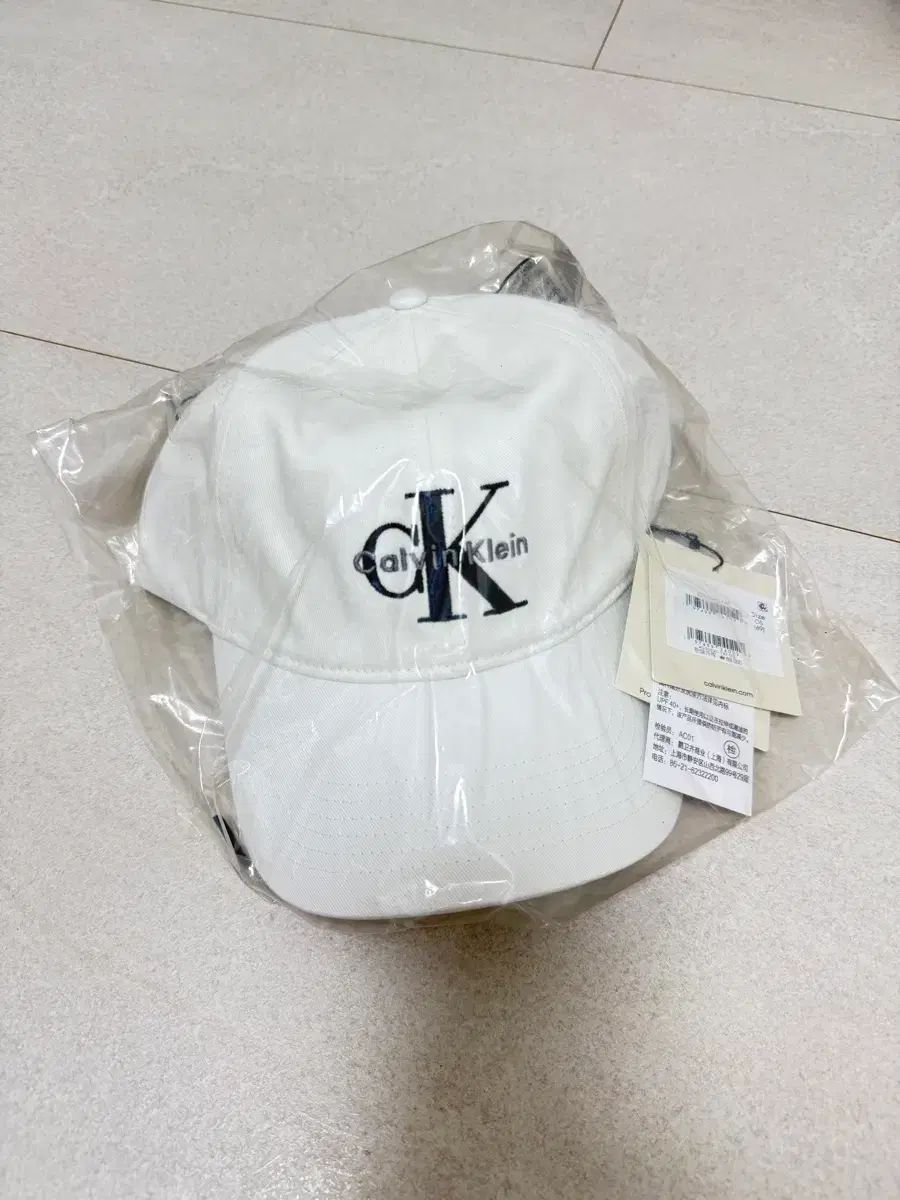 Calvin Klein カルバン クライン 白 ベースボールキャップ