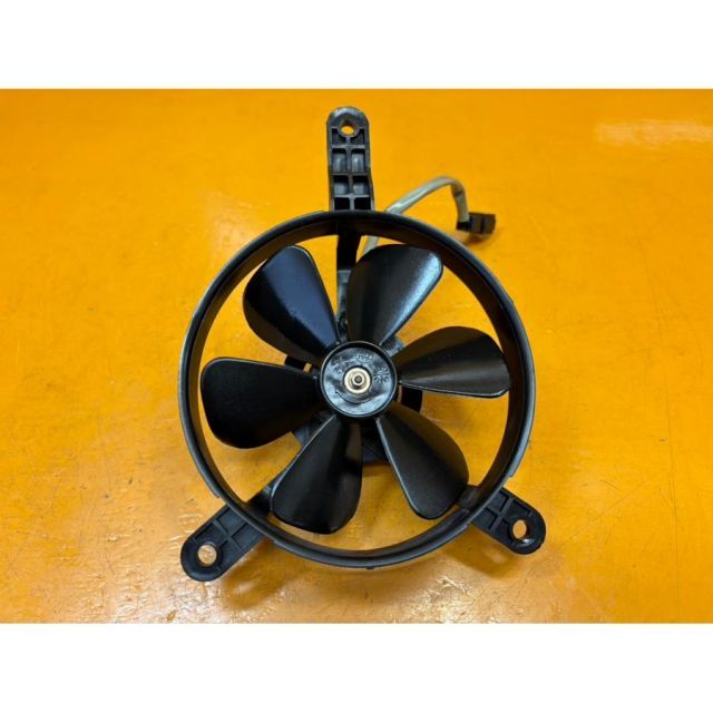 ZD 30775]@ヤマハ YAMAHA マジェスティ125 5CA-154 ラジエーターファン