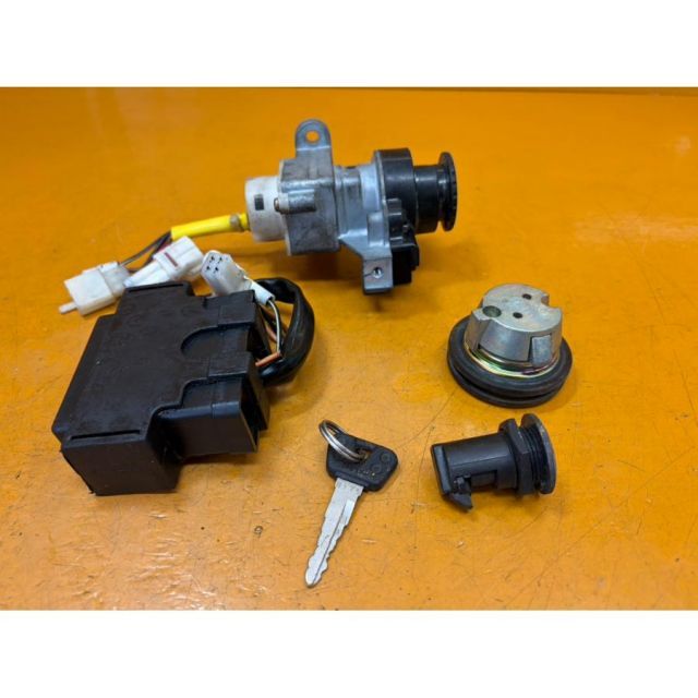 ZD 30783]@ヤマハ YAMAHA マジェスティ125 5CA-154 キーセット 鍵 CDI