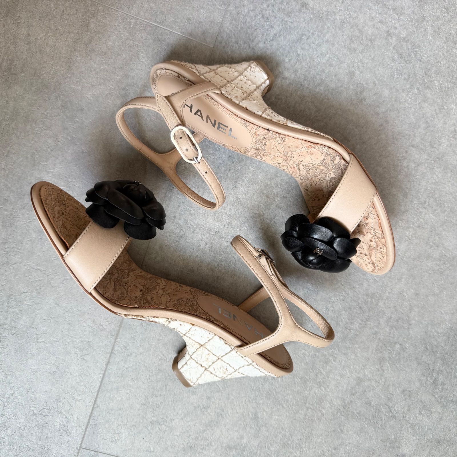 未使用 CHANEL シャネル カメリア ココマーク サンダル レザー