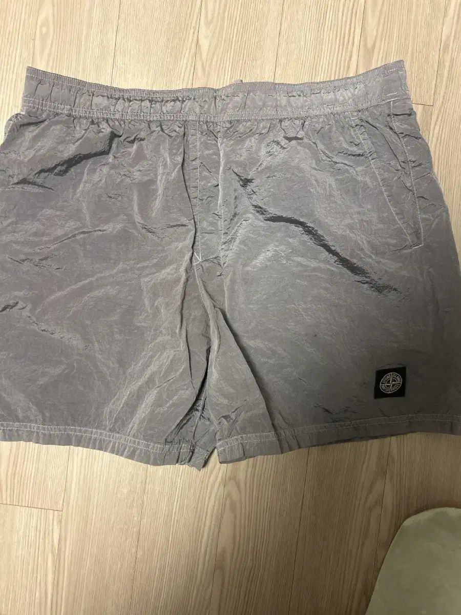 STONE ISLAND ストーンアイランド グレー ハーフパンツ