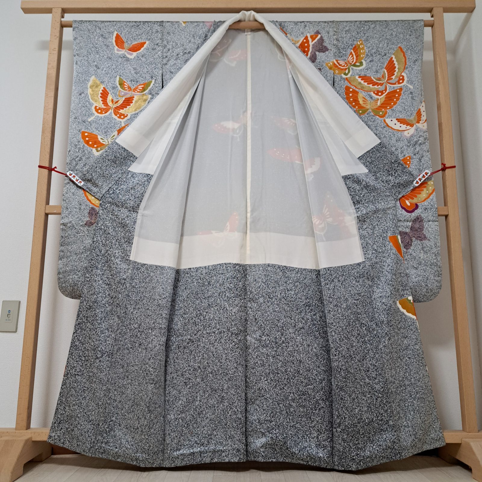 振袖】裄69 身丈164 袖111 正絹 袷 モノトーン系たたき染め地に