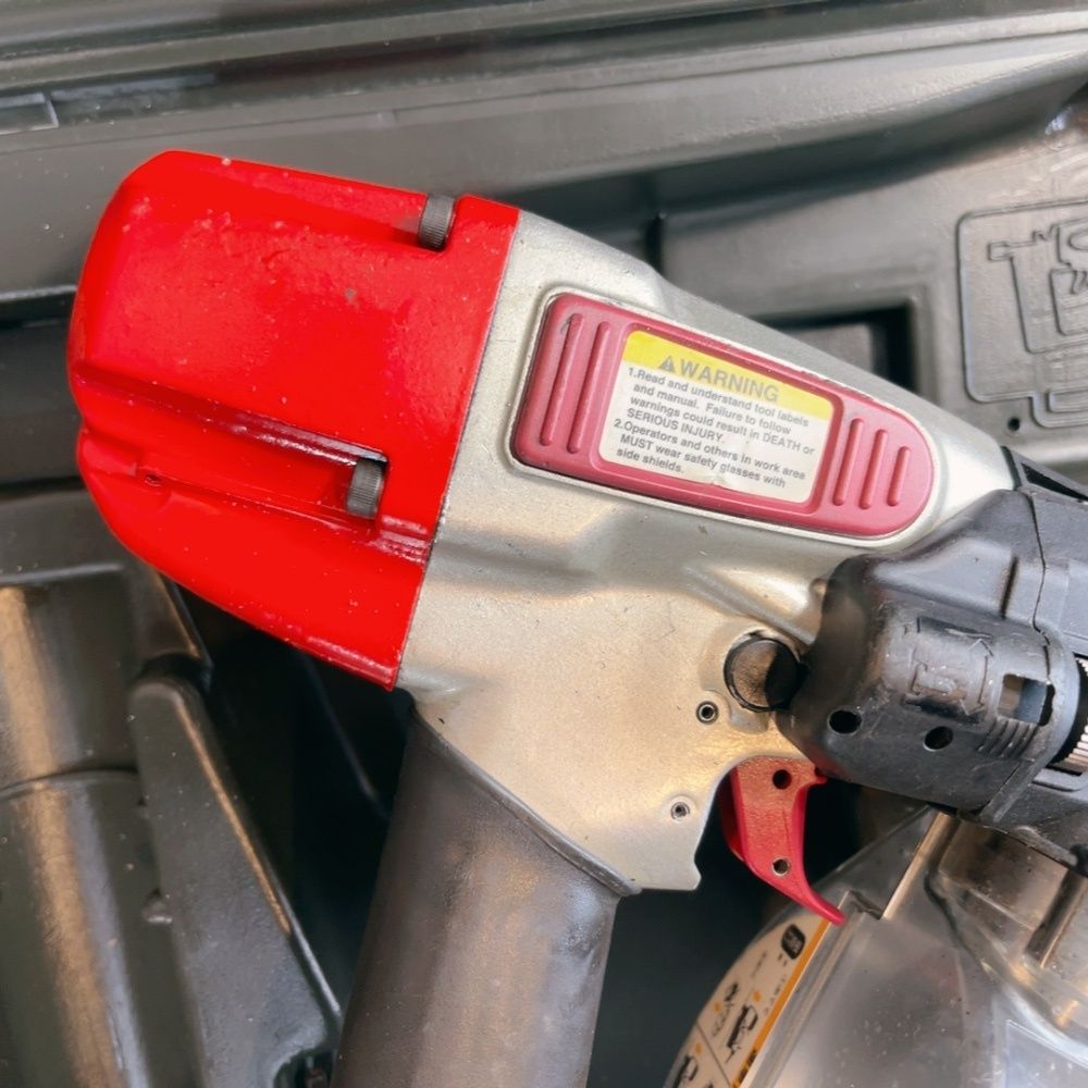 内装用釘打ち機 ケース付き