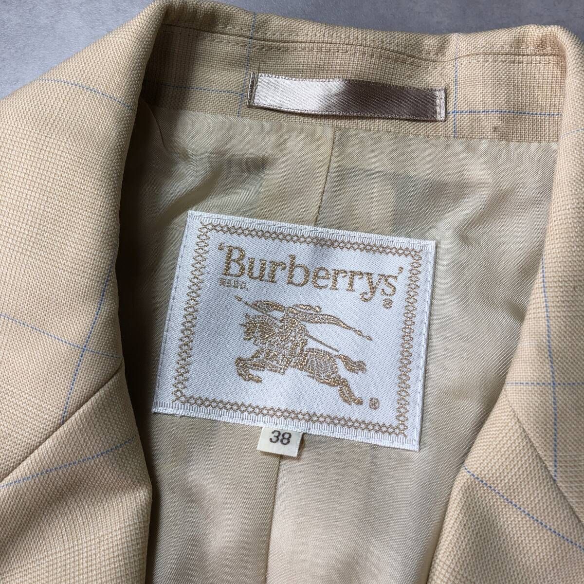 極美品*バーバリー テーラードジャケット ベージュ ノバチェック L レザー 極美品*バーバリー テーラードジャケット ベージュ ノバチェック L レザー