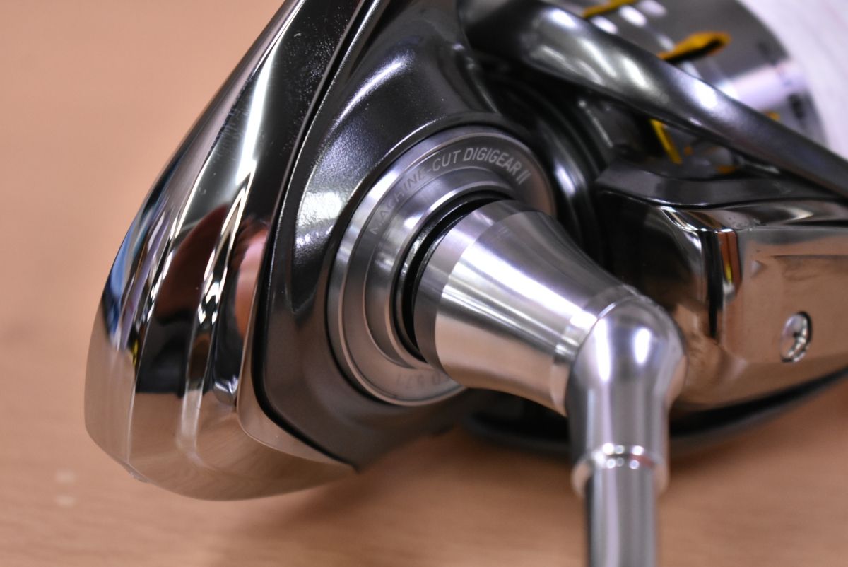 ダイワ 18 ブラスト LT 6000D-H スピニングリール DAIWA BLAST LT