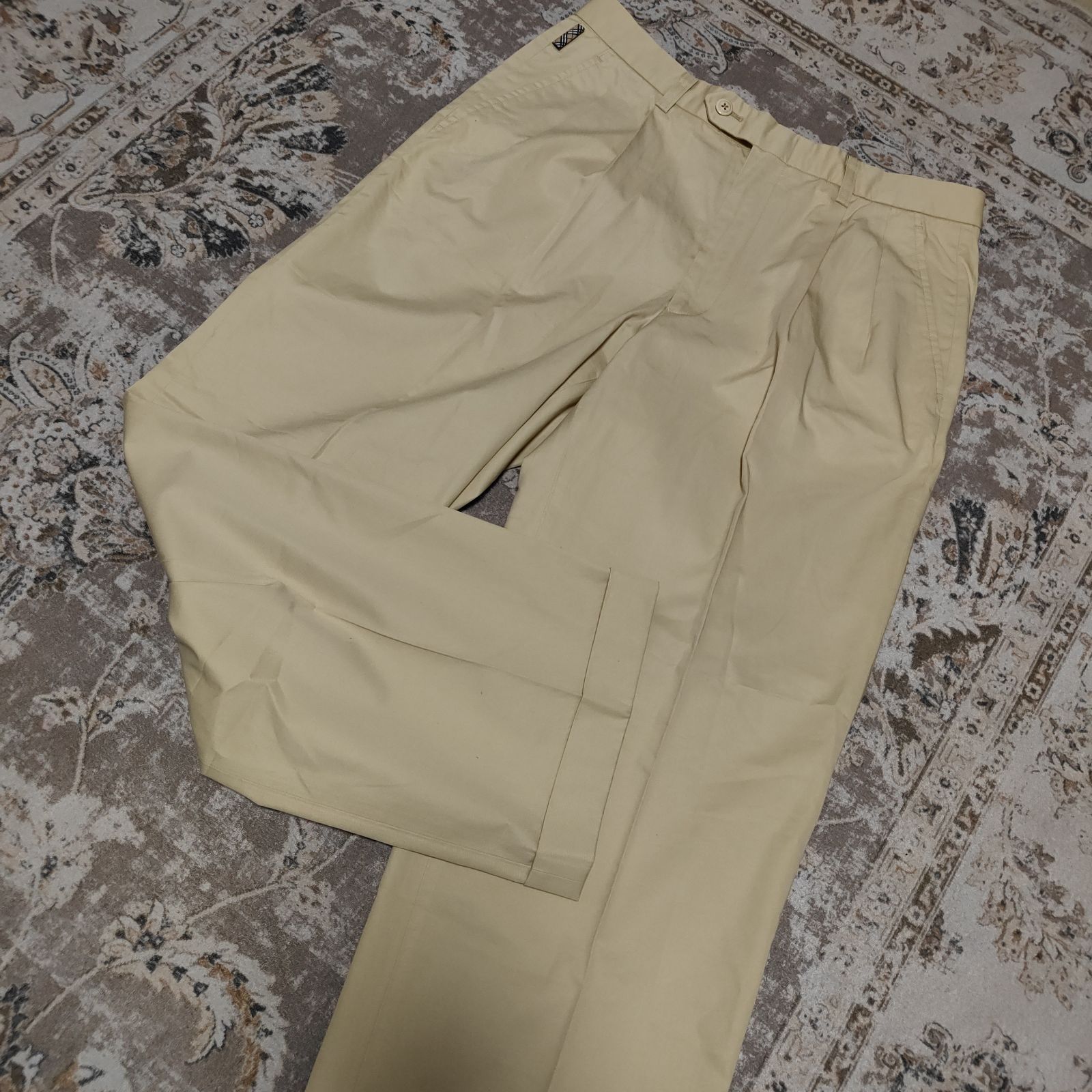 バーバリーロンドン BURBERRY ツータックチノ トラウザー スラックス