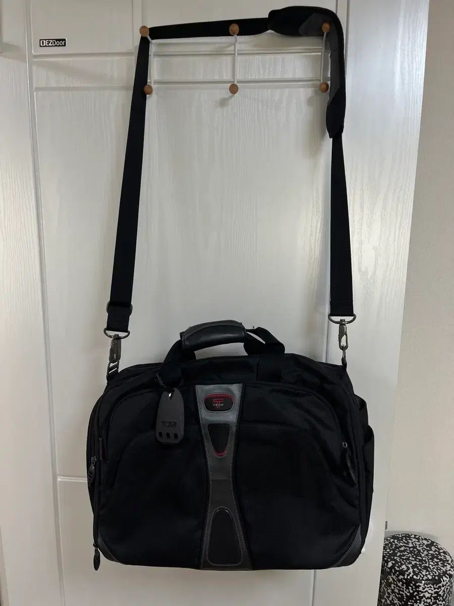 トゥミ T T-TECH クロスバック ボストンバック ダッフルバック 旅行カバン