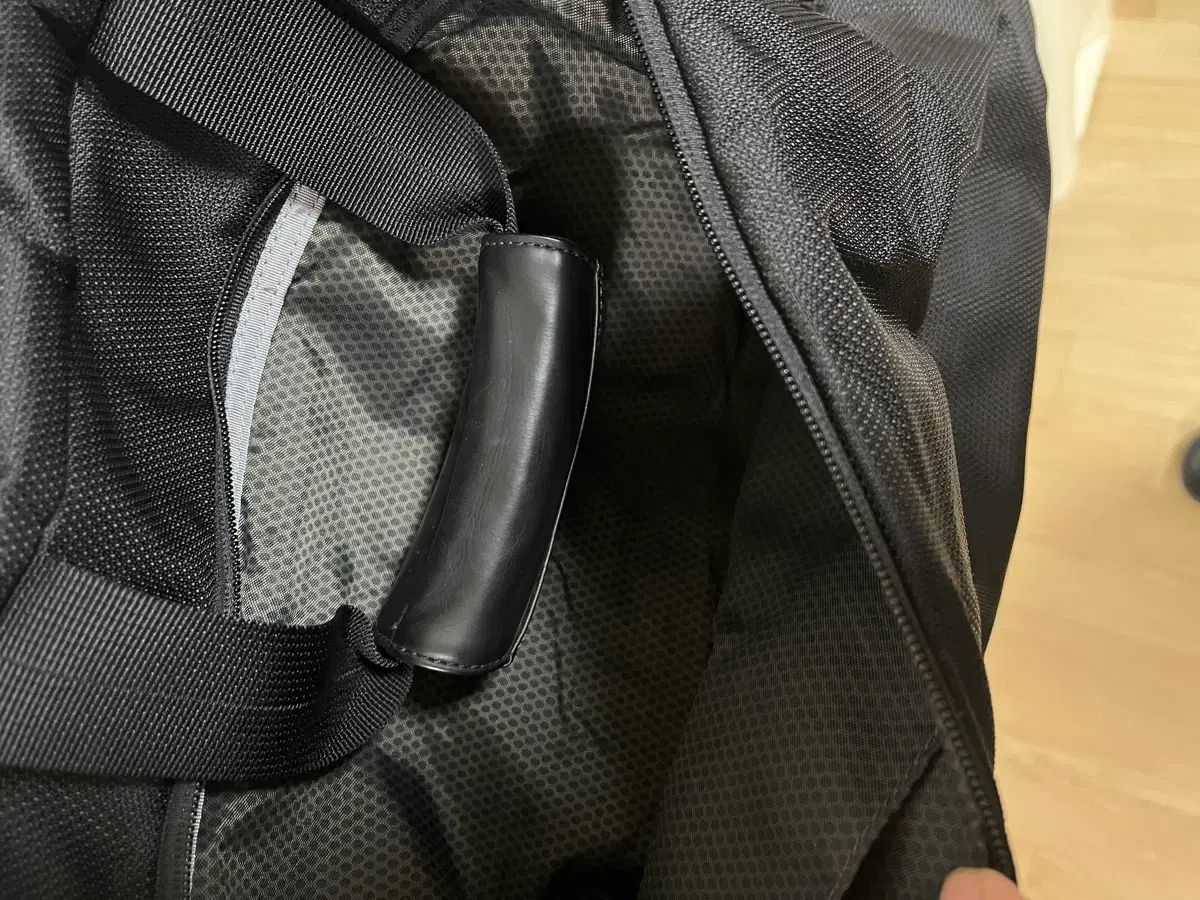 トゥミ T T-TECH クロスバック ボストンバック ダッフルバック 旅行カバン 吸湿性 数量限定