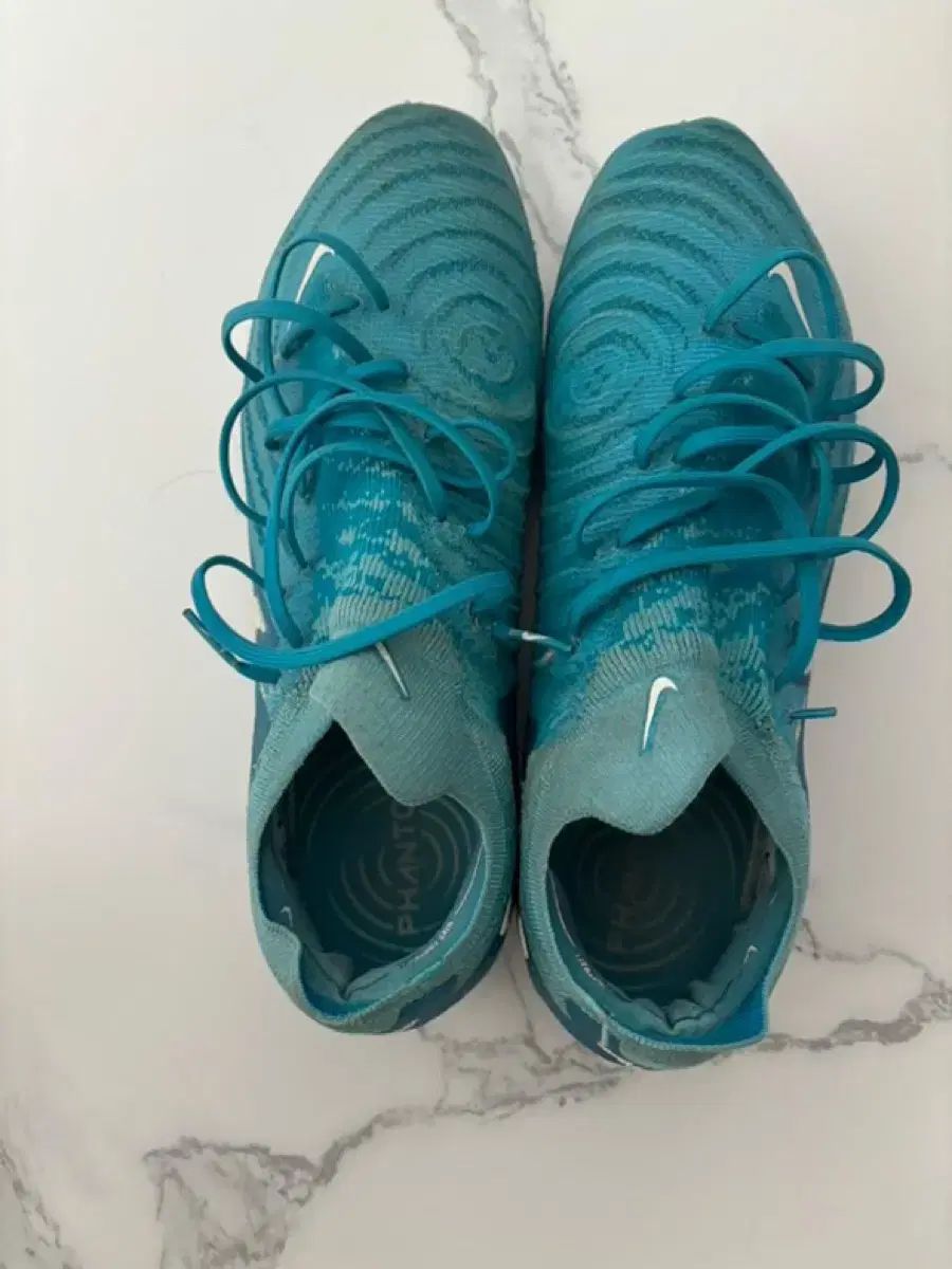 FANTOM GX 人造芝 サッカーシューズ