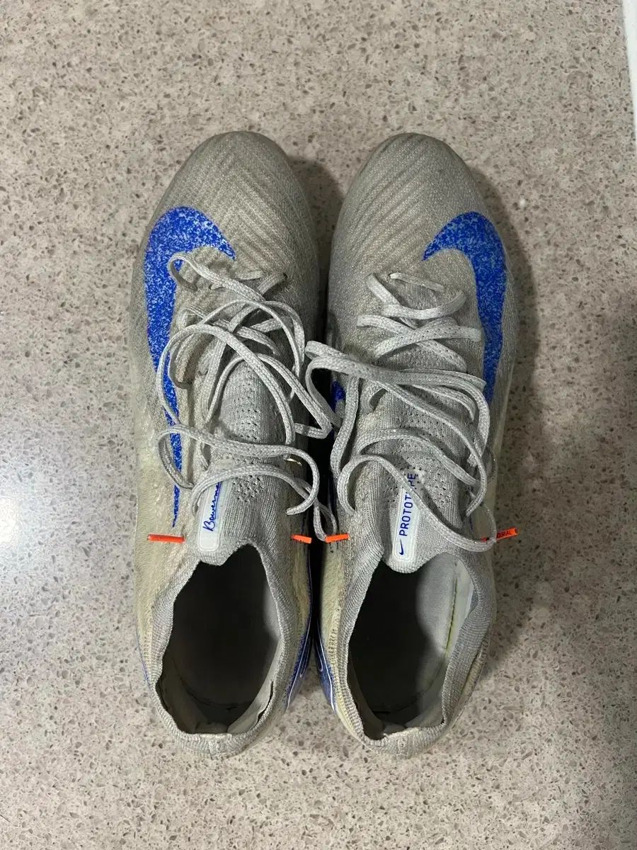 ナイキ エアズーム サッカーシューズ