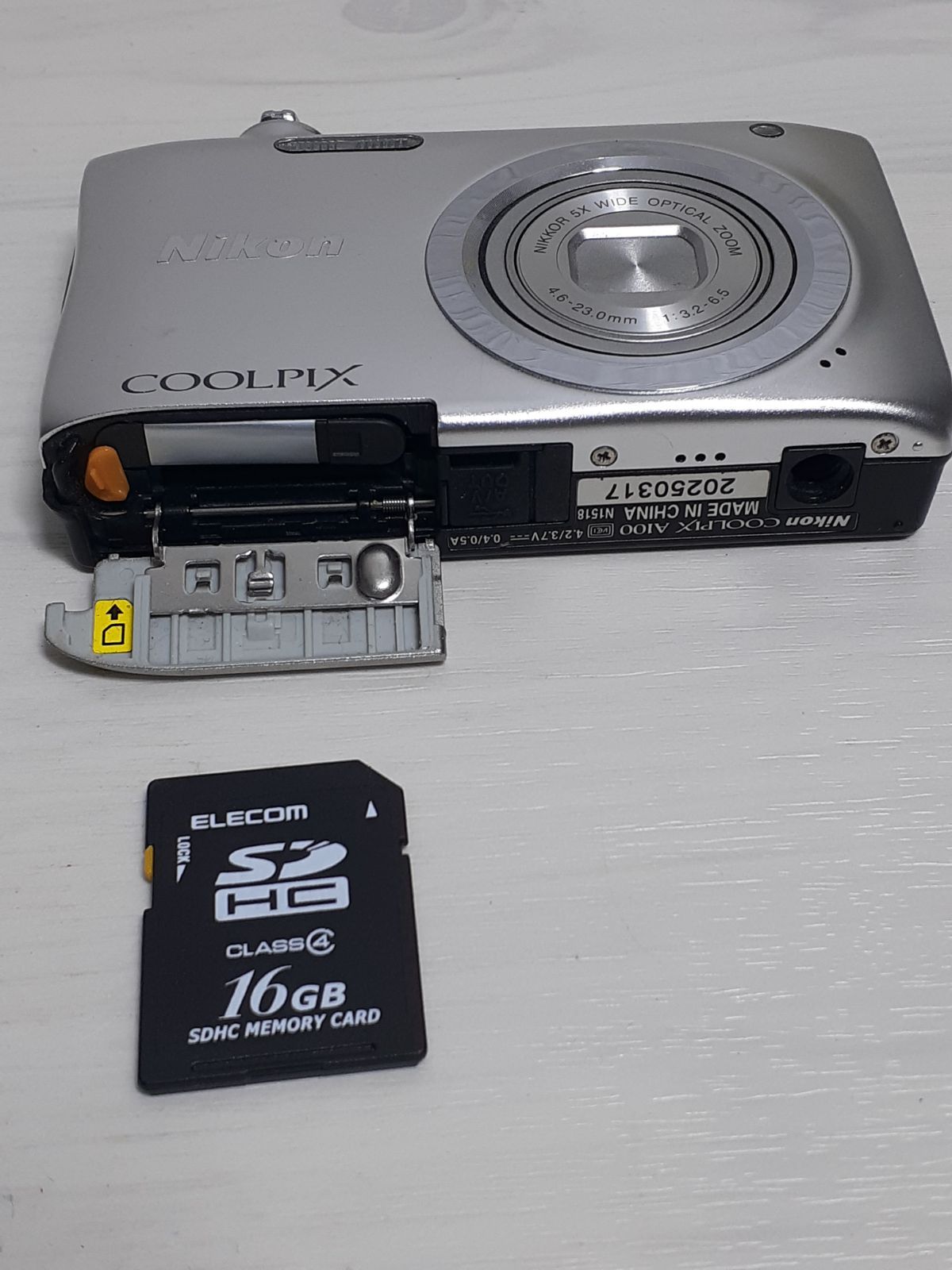 Nikon ニコン COOLPIX クールピクス A100 コンパクトデジタルカメラ