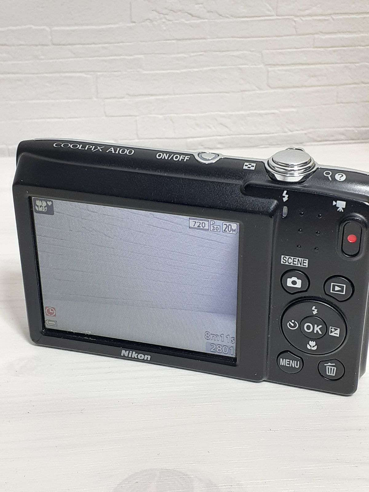 Nikon ニコン COOLPIX クールピクス A100 コンパクトデジタルカメラ