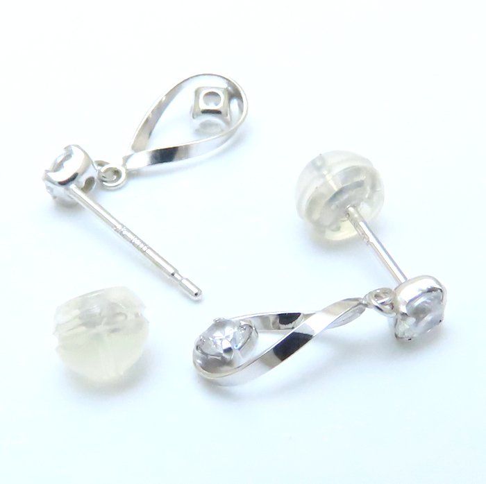 【最終値下げ価格】4°C ホワイトゴールドダイアモンドピアス レディース 4℃ ヨンドシー ダイヤモンド ピアス K10WG ホワイト