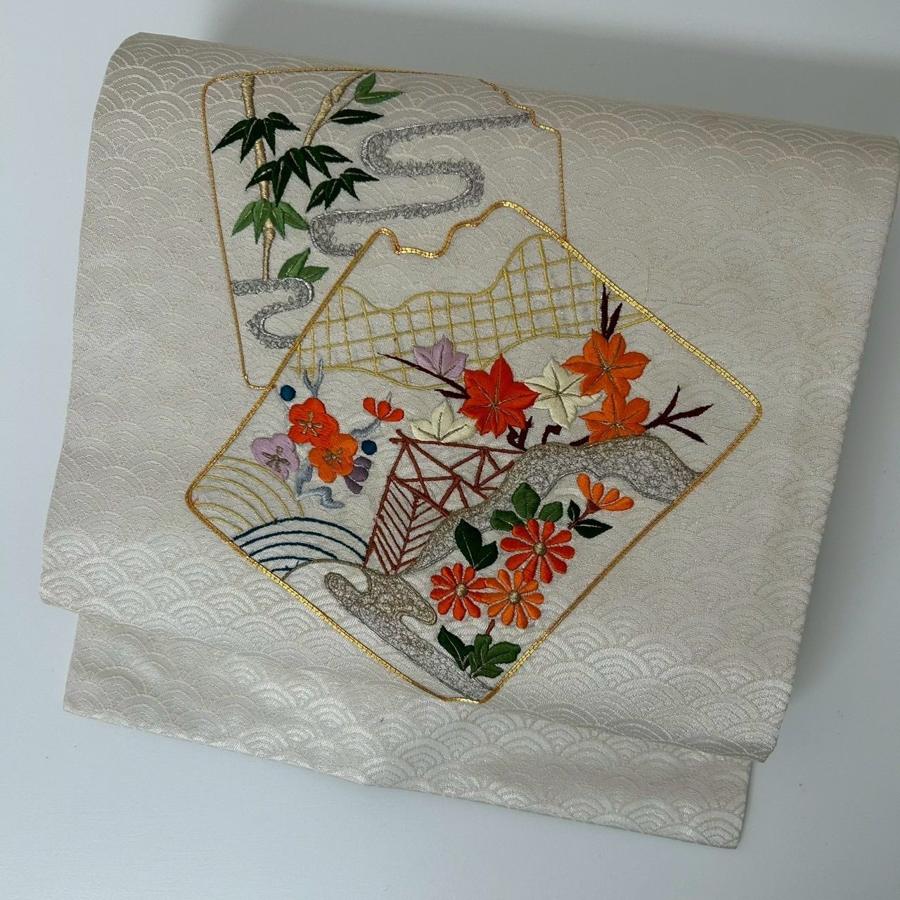 名古屋帯 正絹 刺繍 金駒刺繍 上品な加工 九寸 MA-1735 - メルカリ