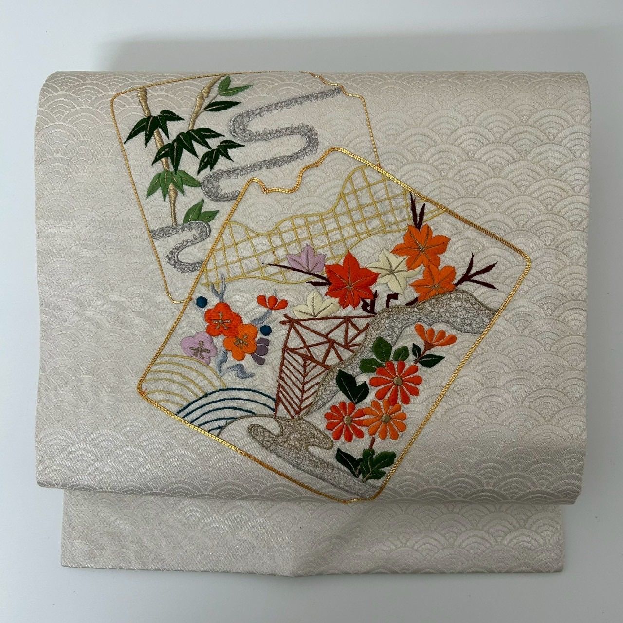 名古屋帯 正絹 刺繍 金駒刺繍 上品な加工 九寸 MA-1735 - メルカリ