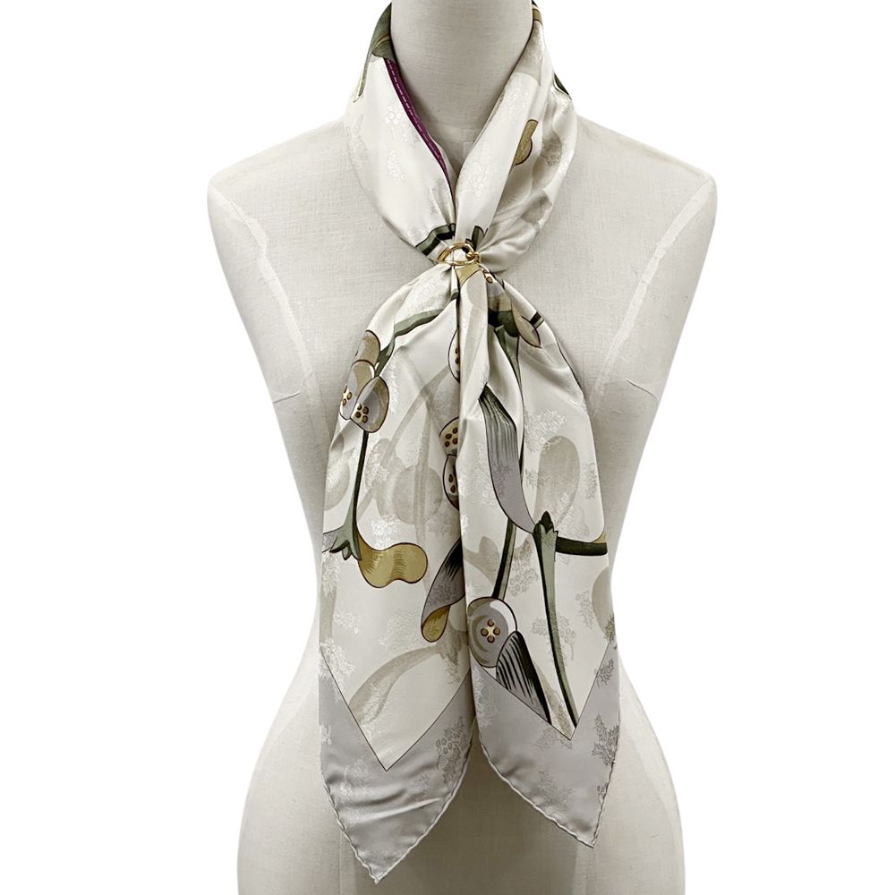 エルメス HERMES スカーフ カレ90 Neige d'Antan 去年の冬 レディース