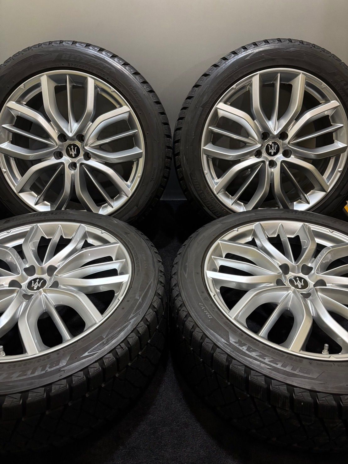 275 45 R 20 DM V 2 20年製 マセラティ レヴァンテ 20インチ 9 J 40 5 114 3 H スタッドレス 4本 1 K 964