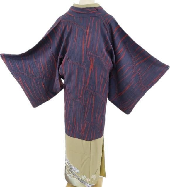 風のように翔ける木目にお花のアクセント