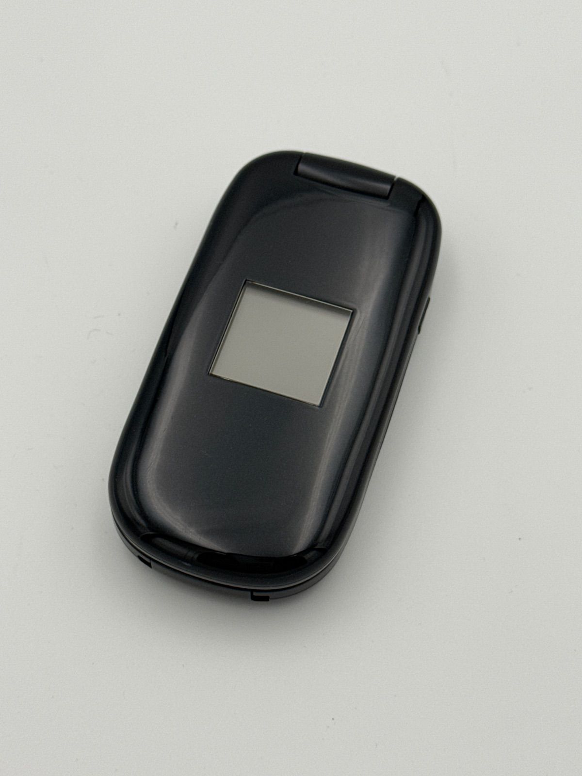 docomo らくらくホン ベーシックS F883iS ガラケー オーシャンブラック