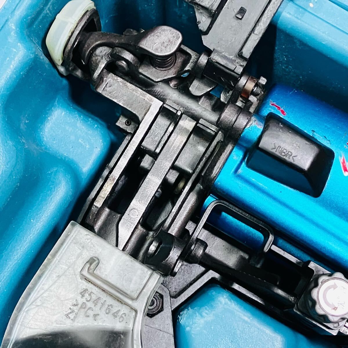 整備品 動作良好 マキタ makita 高圧 41mm ねじ打ち機 ビス打ち機